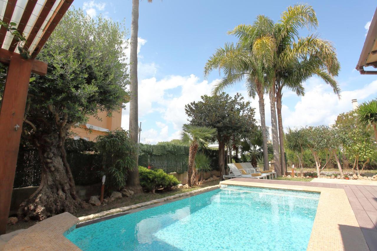 Tropical Garden, With Pool Near The Villa Alcúdia