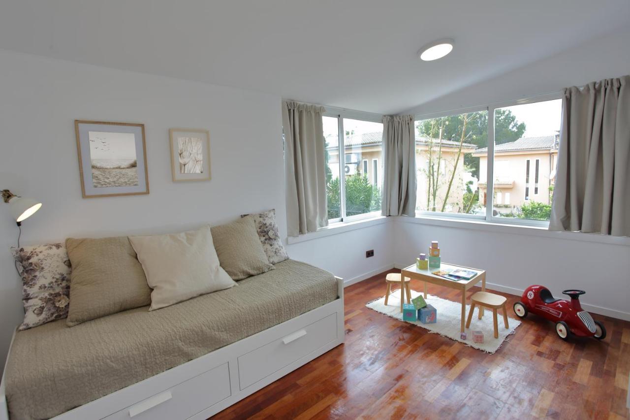 Villa Tropical Garden, With Pool Near The